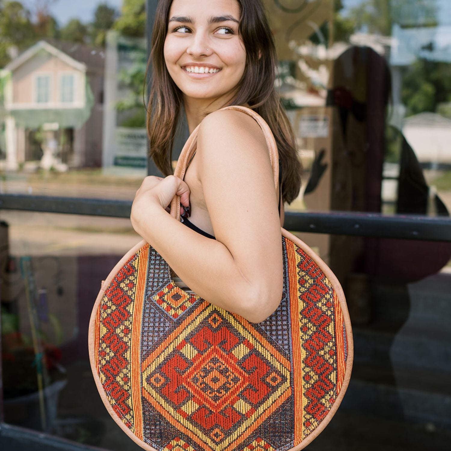 Round Shaped Tote Bag with Square Woven Design